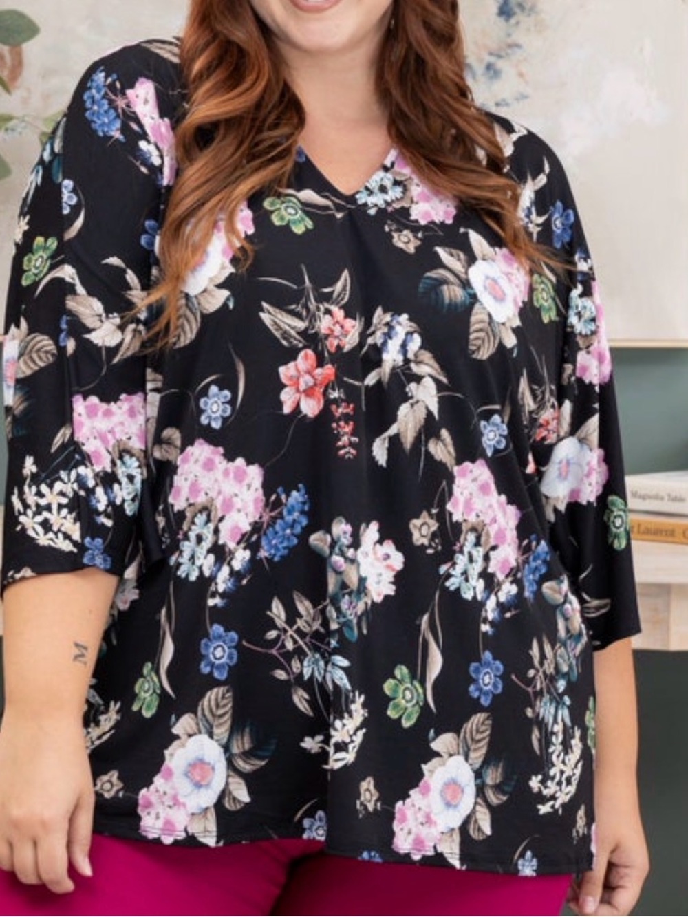 Floral V-Neck Elbow Length Top in Black. Dear Scarlett. Medium.